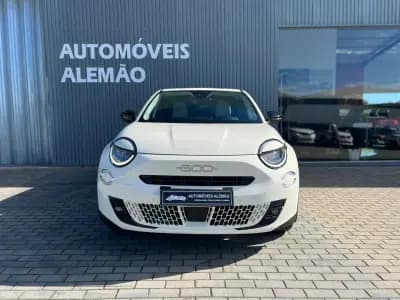 Vendo Fiat 600 2025 - 24500 EUR, 9900 km - AUTO.MOTO.pt