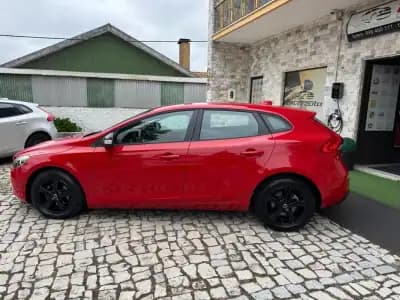Sell Volvo V40 2017 - 14750 EUR, 138000 km - AUTO.MOTO.pt