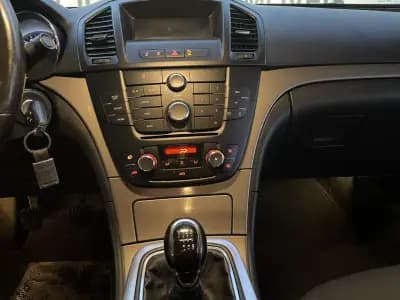 Vendo Opel Insignia 2013 - 8500 EUR, 275804 km - AUTO.MOTO.pt