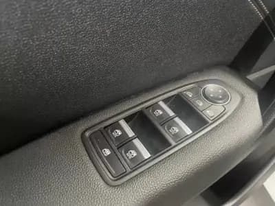 Vendo Renault Captur 2021 - 21740 EUR, 15182 km - AUTO.MOTO.pt