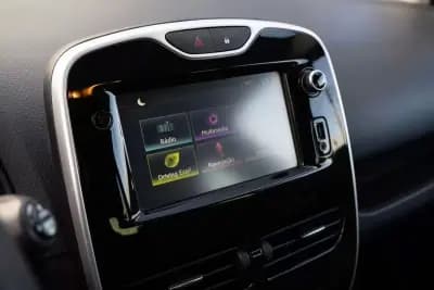 Sell Renault Clio 2017 - 11999 EUR, 138000 km - AUTO.MOTO.pt