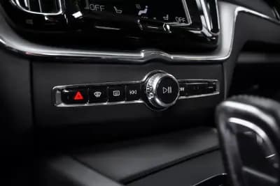 Sell Volvo XC 60 2020 - 36990 EUR, 82194 km - AUTO.MOTO.pt