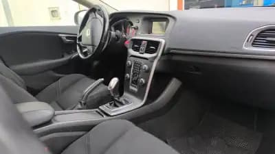 Sell Volvo V40 2013 - 10900 EUR, 190000 km - AUTO.MOTO.pt