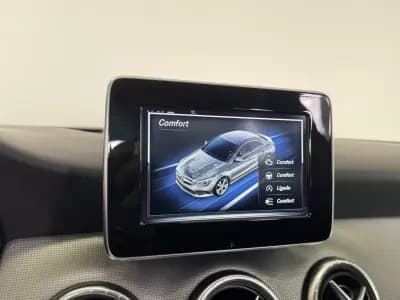 Vendo Mercedes-Benz CLA 180 2018 - 21950 EUR, 77215 km - AUTO.MOTO.pt