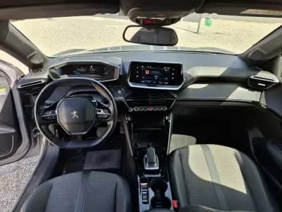 Vendo Peugeot 208 2021 - 16499 EUR, 82000 km - AUTO.MOTO.pt