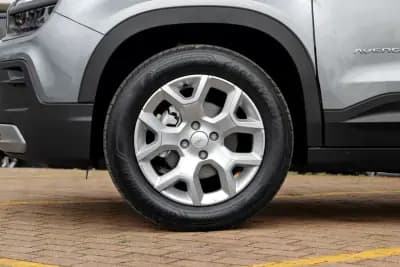 Sell Jeep Avenger 2025 - 23750 EUR, 20000 km - AUTO.MOTO.pt