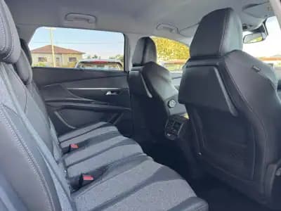 Vendo Peugeot 5008 2018 - 20500 EUR, 137000 km - AUTO.MOTO.pt