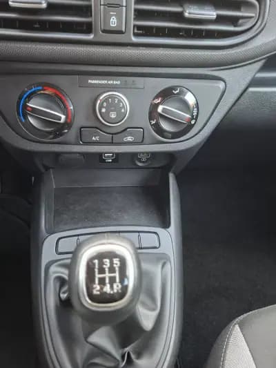 Vendo Hyundai i10 2023 - 14750 EUR, 61600 km - AUTO.MOTO.pt