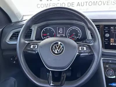 Vendo Volkswagen T-Roc 2021 - 24500 EUR, 122000 km - AUTO.MOTO.pt