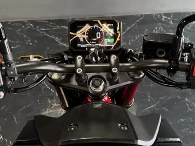 Vendo mota Honda Hornet 2023 - 7250 EUR, 2800 km - AUTO.MOTO.pt