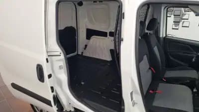 Vendo Fiat Doblo 2021 - 13500 EUR, 55800 km - AUTO.MOTO.pt