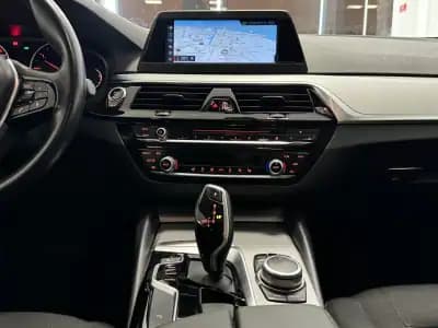 Vendo BMW 520 2018 - 24990 EUR, 153000 km - AUTO.MOTO.pt