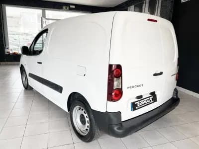 Sell Peugeot Partner 2018 - 12600 EUR, 54832 km - AUTO.MOTO.pt