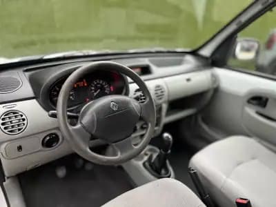 Vendo Renault Kangoo 2006 - 4200 EUR, 225000 km - AUTO.MOTO.pt