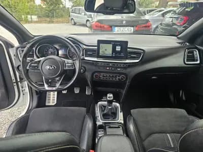 Vendo Kia ProCeed 2020 - 17400 EUR, 119400 km - AUTO.MOTO.pt