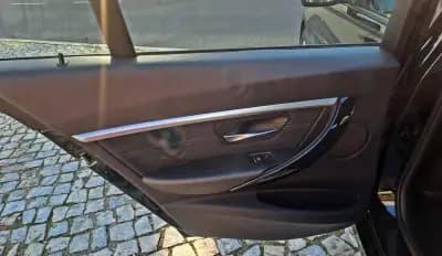 Vendo BMW 318 2018 - 19990 EUR, 125000 km - AUTO.MOTO.pt