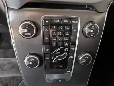 Vendo Volvo V40 2013 - 8350 EUR, 298100 km - AUTO.MOTO.pt