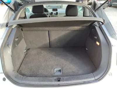 Vendo Audi A1 2010 - 11990 EUR, 196000 km - AUTO.MOTO.pt