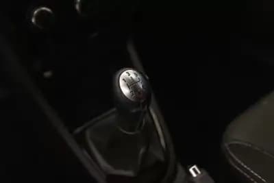 Vendo Renault Clio 2016 - 10900 EUR, 146780 km - AUTO.MOTO.pt