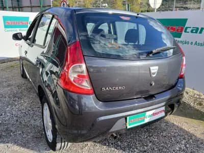 Vendo Dacia Sandero 2012 - 5750 EUR, 158792 km - AUTO.MOTO.pt