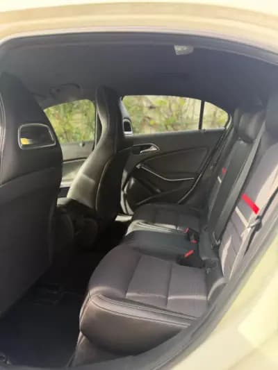 Vendo Mercedes-Benz A 180 2015 - 15900 EUR, 195815 km - AUTO.MOTO.pt