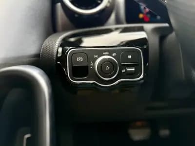 Sell Mercedes-Benz CLA 200 2020 - 32950 EUR, 76000 km - AUTO.MOTO.pt