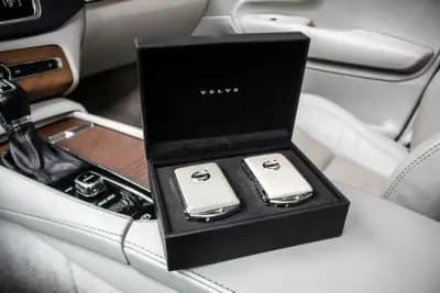 Sell Volvo XC 90 2016 - 24990 EUR, 206775 km - AUTO.MOTO.pt