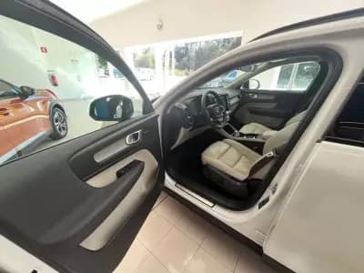 Vendo Volvo XC 40 2023 - 36900 EUR, 26000 km - AUTO.MOTO.pt