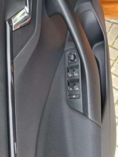 Sell Skoda Kamiq 2023 - 18750 EUR, 33500 km - AUTO.MOTO.pt