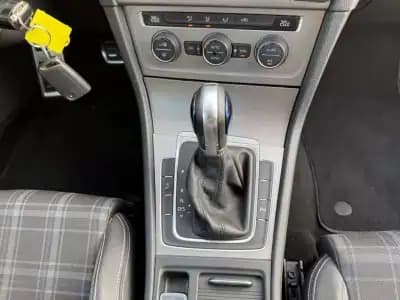 Vendo Volkswagen Golf 2016 - 16490 EUR, 148200 km - AUTO.MOTO.pt