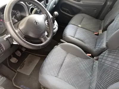 Vendo Peugeot Partner 2010 - 9990 EUR, 117500 km - AUTO.MOTO.pt