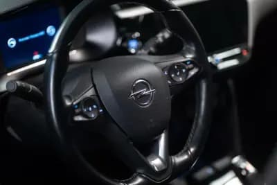 Vendo Opel Corsa-e 2020 - 12950 EUR, 69990 km - AUTO.MOTO.pt