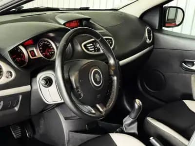 Vendo Renault Clio Break 2012 - 6500 EUR, 190800 km - AUTO.MOTO.pt