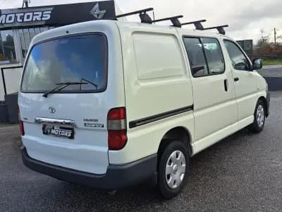 Sell Toyota HiAce 2010 - 12500 EUR, 331380 km - AUTO.MOTO.pt