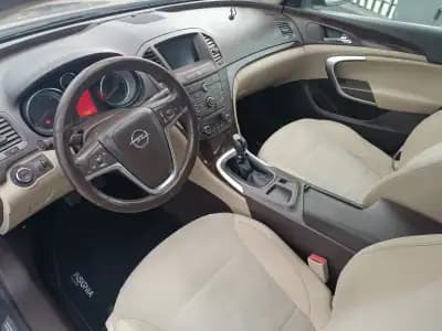 Sell Opel Insignia 2010 - 7500 EUR, 206000 km - AUTO.MOTO.pt