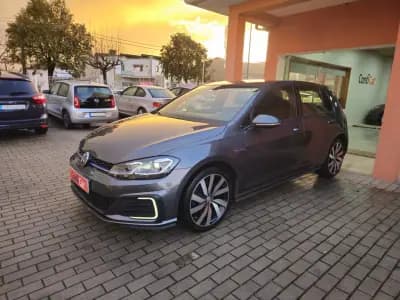Vendo Volkswagen Golf 2018 - 18990 EUR, 120000 km - AUTO.MOTO.pt