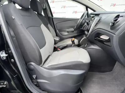 Vendo Renault Captur 2016 - 12990 EUR, 142000 km - AUTO.MOTO.pt