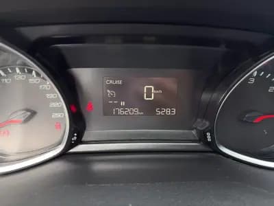 Vendo Peugeot 308 SW 2017 - 10900 EUR, 176200 km - AUTO.MOTO.pt