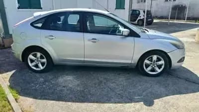 Vendo Ford Focus 2009 - 3999 EUR, 199999 km - AUTO.MOTO.pt