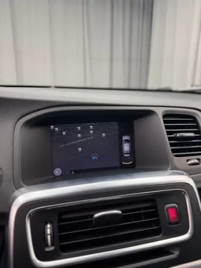 Vendo Volvo S60 2011 - 8999 EUR, 221000 km - AUTO.MOTO.pt