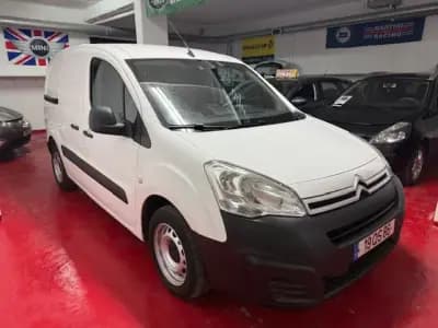 Vendo Citroën Berlingo 2015 - 8900 EUR, 221000 km - AUTO.MOTO.pt
