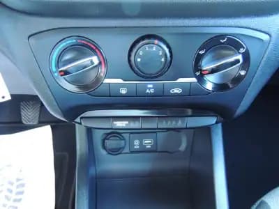 Vendo Hyundai i20 2017 - 10950 EUR, 128500 km - AUTO.MOTO.pt