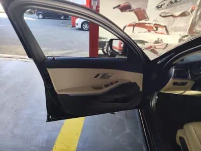 Vendo BMW 318 2021 - 31990 EUR, 85331 km - AUTO.MOTO.pt