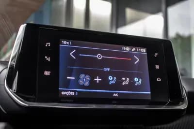 Vendo Peugeot 2008 2020 - 15450 EUR, 125449 km - AUTO.MOTO.pt