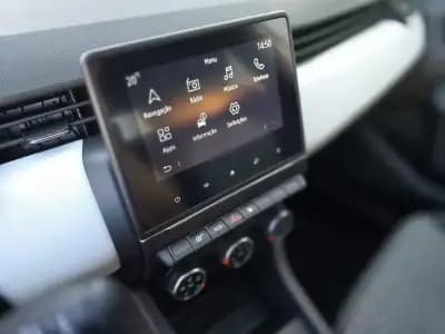 Vendo Renault Clio 2023 - 14900 EUR, 55991 km - AUTO.MOTO.pt