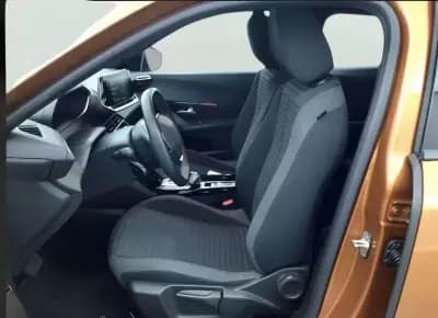 Vendo Peugeot e-2008 2023 - 20990 EUR, 34900 km - AUTO.MOTO.pt