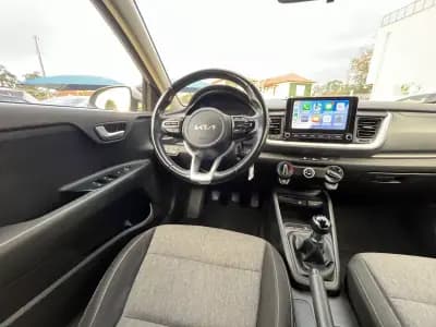 Vendo Kia Stonic 2022 - 13750 EUR, 81000 km - AUTO.MOTO.pt