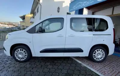 Vendo Opel Combo 2022 - 18450 EUR, 134000 km - AUTO.MOTO.pt