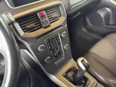 Sell Volvo V40 2014 - 10950 EUR, 203325 km - AUTO.MOTO.pt