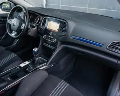 Sell Renault Mégane Sport Tourer 2018 - 15990 EUR, 126740 km - AUTO.MOTO.pt